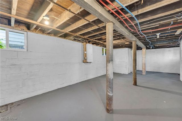 9518 Nelson Avenue, Cleveland, OH 44105