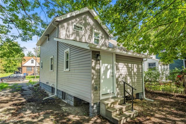 9518 Nelson Avenue, Cleveland, OH 44105