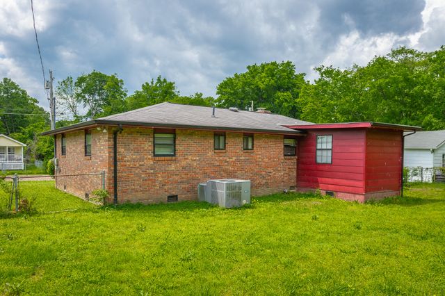 2011 Robbins Street, Chattanooga, TN 37404