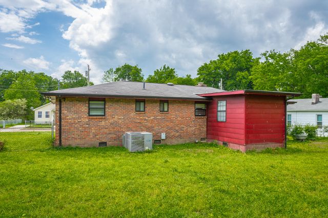 2011 Robbins Street, Chattanooga, TN 37404