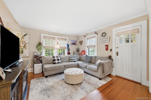 544 Lombardy Boulevard, Brightwaters, NY 11718