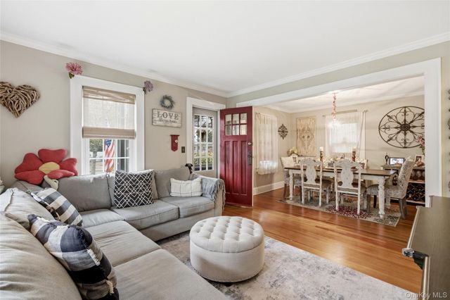 544 Lombardy Boulevard, Brightwaters, NY 11718