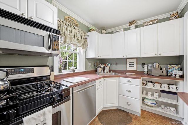 544 Lombardy Boulevard, Brightwaters, NY 11718