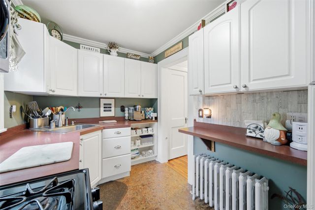 544 Lombardy Boulevard, Brightwaters, NY 11718