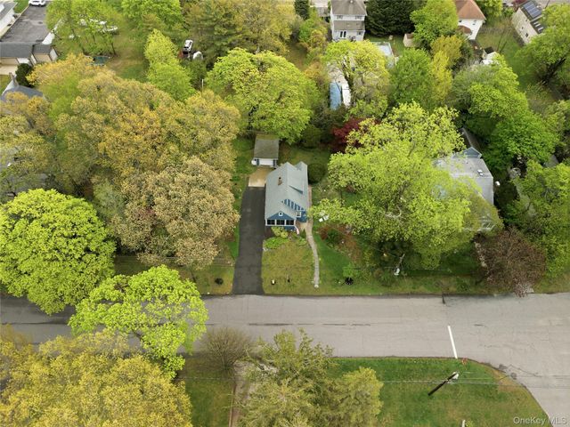 544 Lombardy Boulevard, Brightwaters, NY 11718