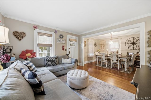 544 Lombardy Boulevard, Brightwaters, NY 11718
