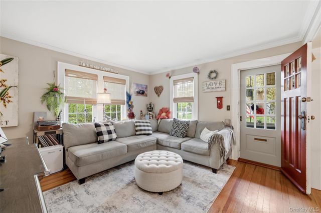 544 Lombardy Boulevard, Brightwaters, NY 11718