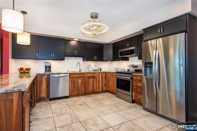 42 Highpoint, Cedar Grove, NJ 07009