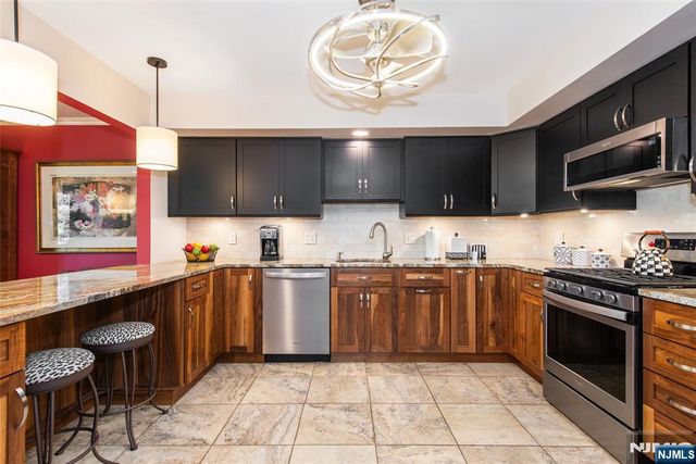 42 Highpoint, Cedar Grove, NJ 07009