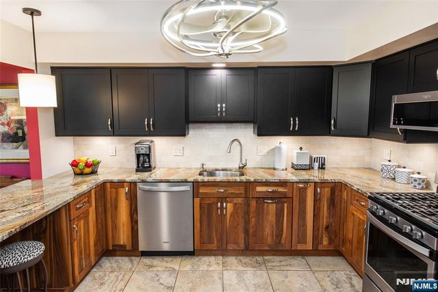 42 Highpoint, Cedar Grove, NJ 07009
