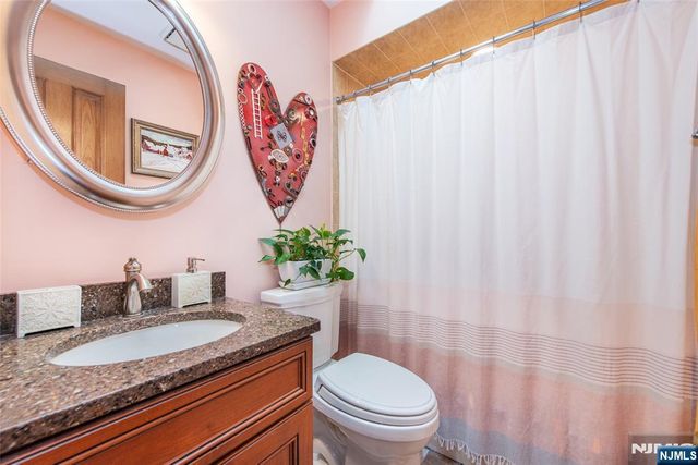 42 Highpoint, Cedar Grove, NJ 07009