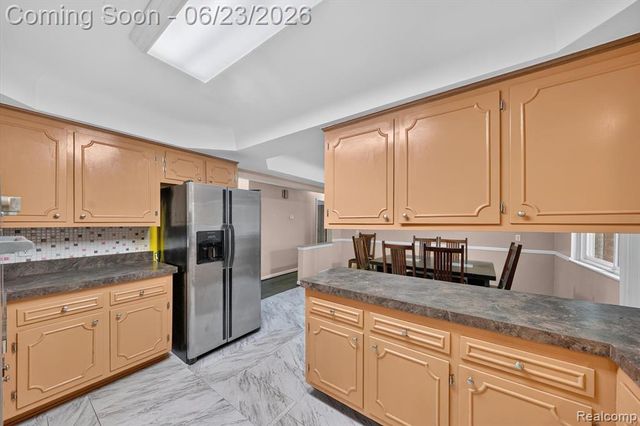 29101 Campbell Drive, Warren, MI 48093