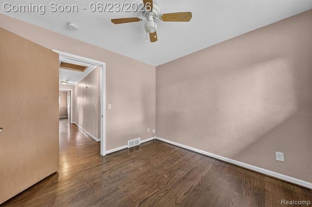 29101 Campbell Drive, Warren, MI 48093
