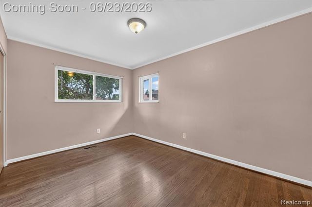 29101 Campbell Drive, Warren, MI 48093