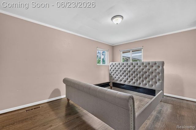 29101 Campbell Drive, Warren, MI 48093