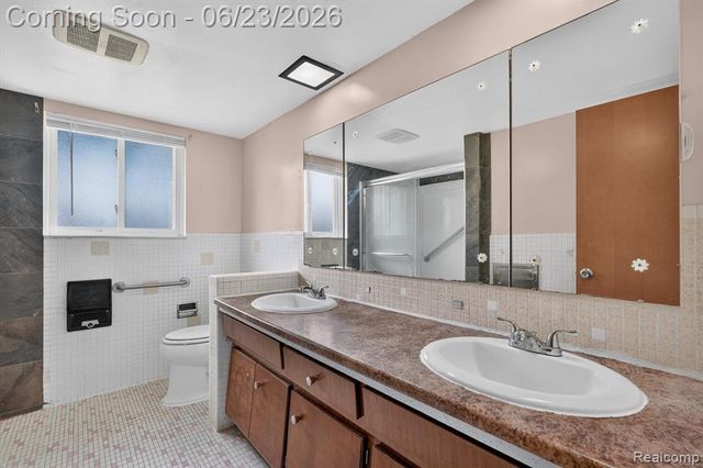 29101 Campbell Drive, Warren, MI 48093