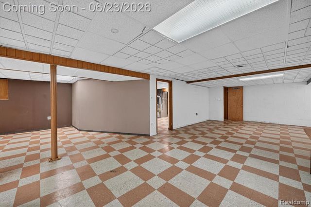 29101 Campbell Drive, Warren, MI 48093