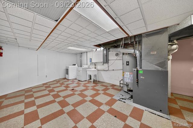 29101 Campbell Drive, Warren, MI 48093