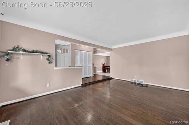29101 Campbell Drive, Warren, MI 48093