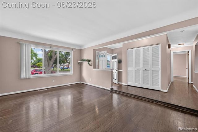29101 Campbell Drive, Warren, MI 48093