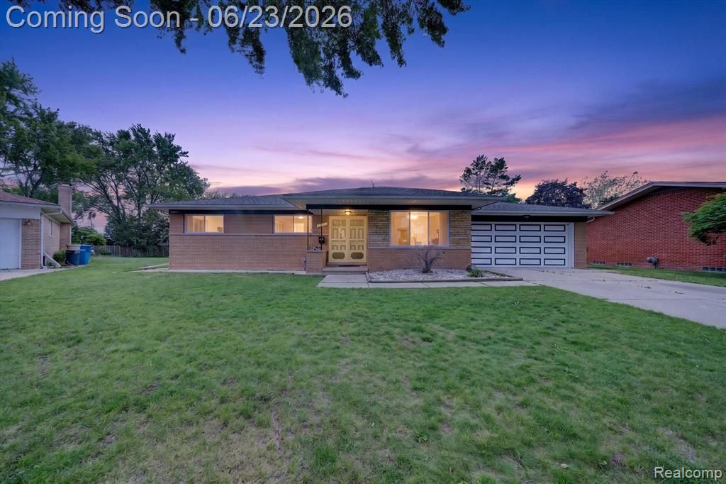 29101 Campbell Drive, Warren, MI 48093