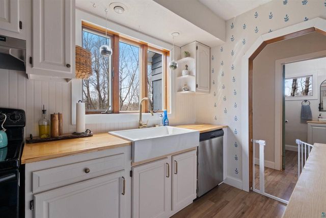 5447 Hoffmockel Rd, Superior, WI 54880