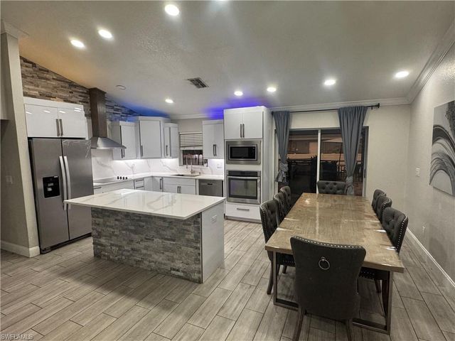 1930 NE 13th CT, Cape Coral, FL 33909