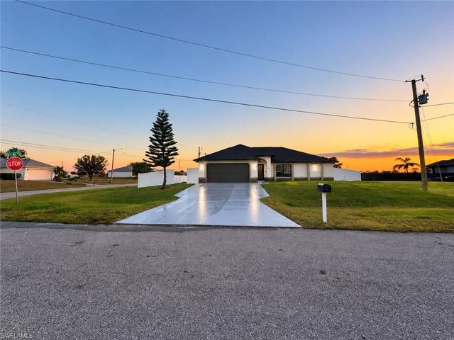 1930 NE 13th CT, Cape Coral, FL 33909