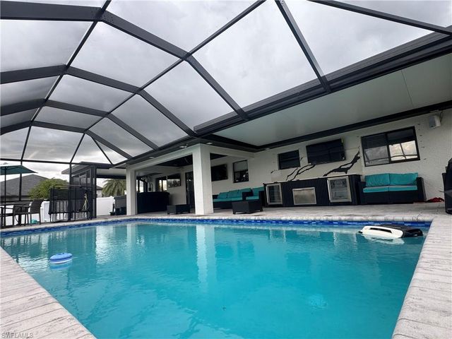 1930 NE 13th CT, Cape Coral, FL 33909