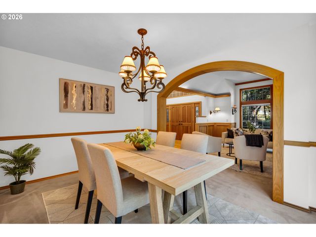 5504 WESTFIELD Ct, Lake Oswego, OR 97035