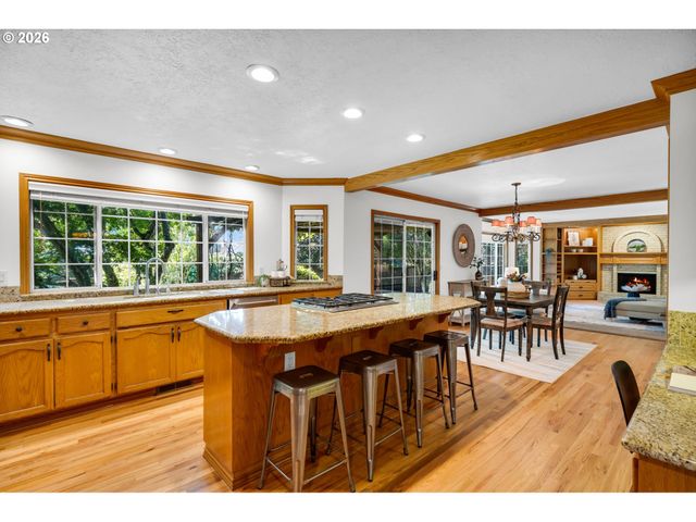 5504 WESTFIELD Ct, Lake Oswego, OR 97035