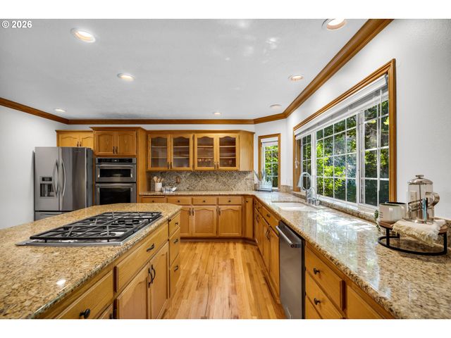 5504 WESTFIELD Ct, Lake Oswego, OR 97035