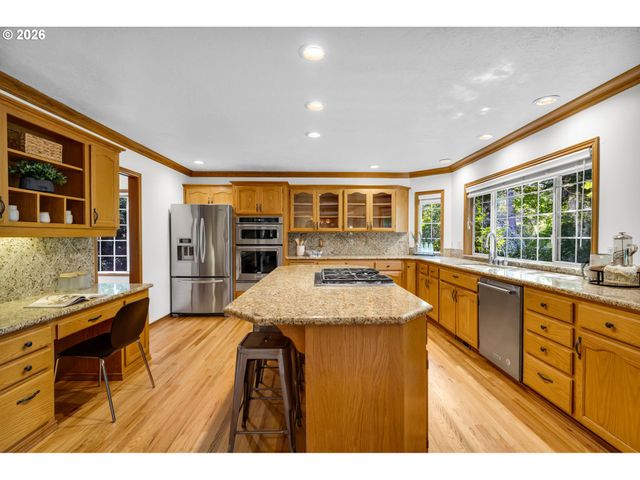 5504 WESTFIELD Ct, Lake Oswego, OR 97035