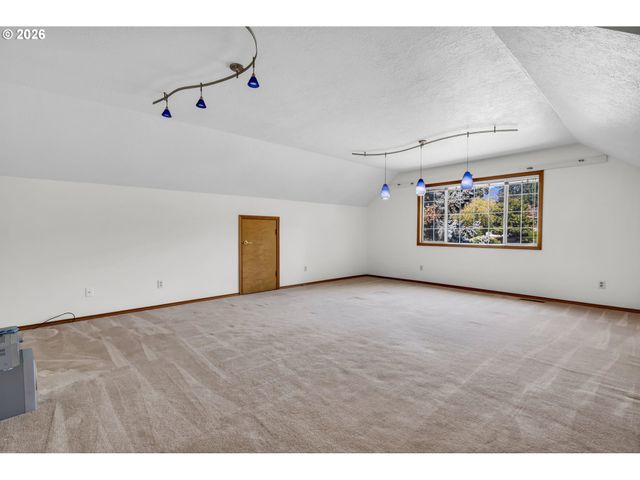 5504 WESTFIELD Ct, Lake Oswego, OR 97035
