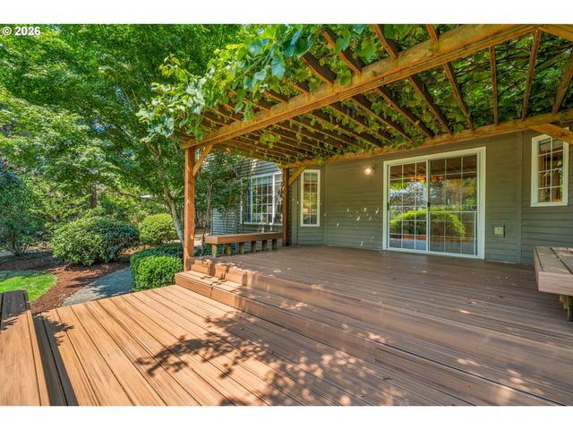 5504 WESTFIELD Ct, Lake Oswego, OR 97035