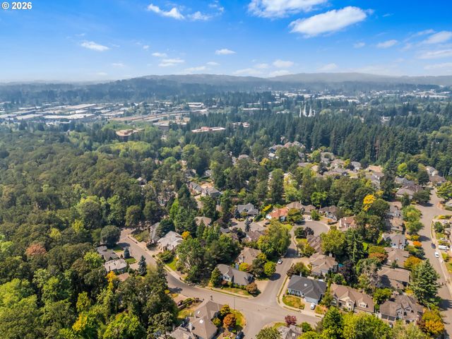5504 WESTFIELD Ct, Lake Oswego, OR 97035