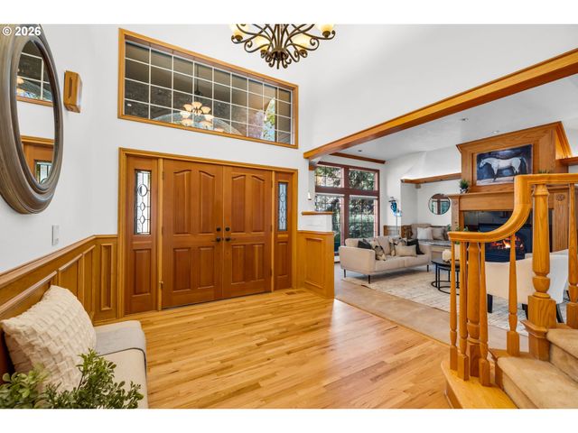 5504 WESTFIELD Ct, Lake Oswego, OR 97035