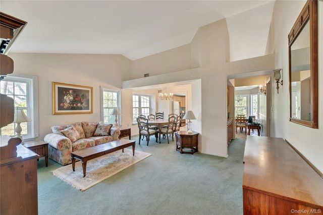 82 Glen Drive, Ridge, NY 11961