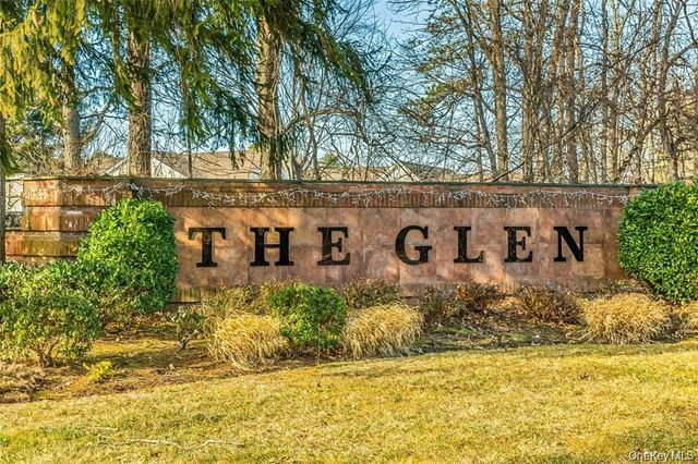 82 Glen Drive, Ridge, NY 11961