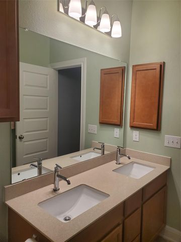 313 Los Cobos LN, Georgetown, TX 78626