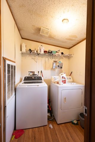 902 Commerce Street, Newcastle, TX 76372