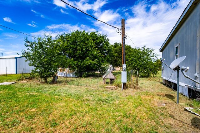 902 Commerce Street, Newcastle, TX 76372