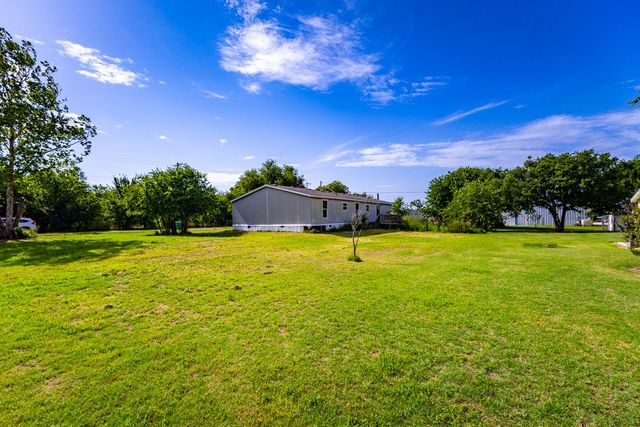 902 Commerce Street, Newcastle, TX 76372