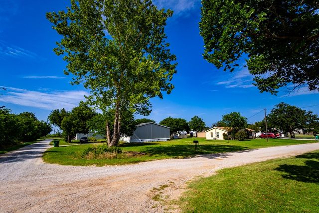 902 Commerce Street, Newcastle, TX 76372