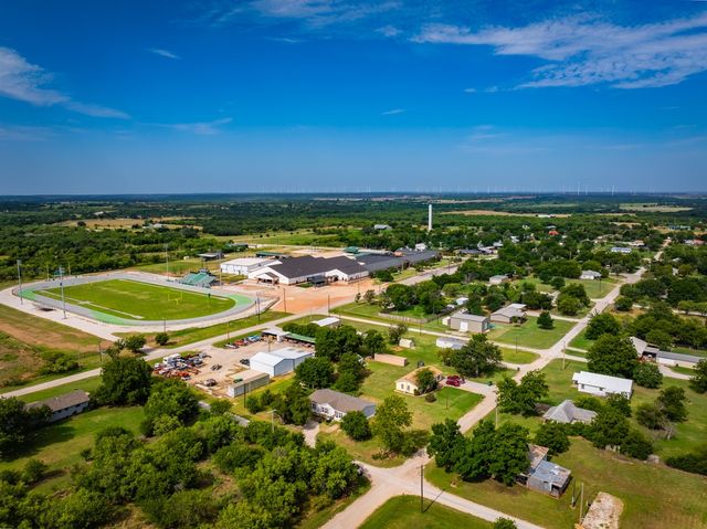 902 Commerce Street, Newcastle, TX 76372