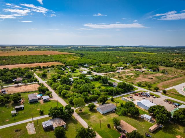 902 Commerce Street, Newcastle, TX 76372