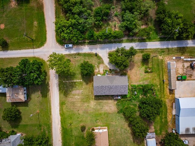 902 Commerce Street, Newcastle, TX 76372