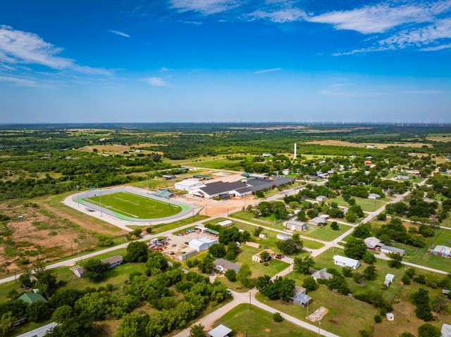 902 Commerce Street, Newcastle, TX 76372