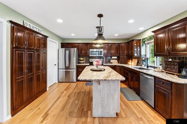 17802 Monroe Street, Omaha, NE 68135