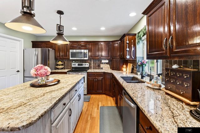 17802 Monroe Street, Omaha, NE 68135